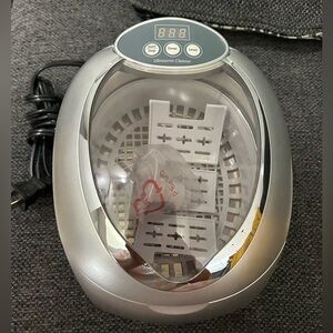 Brookstone Ultrasonic Jewelry and DVD Cleaner- New In Box